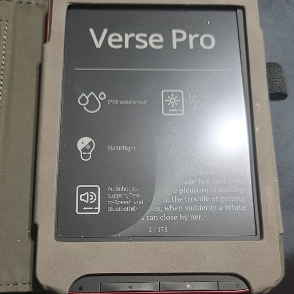 Verse Pro E-Reader with Case